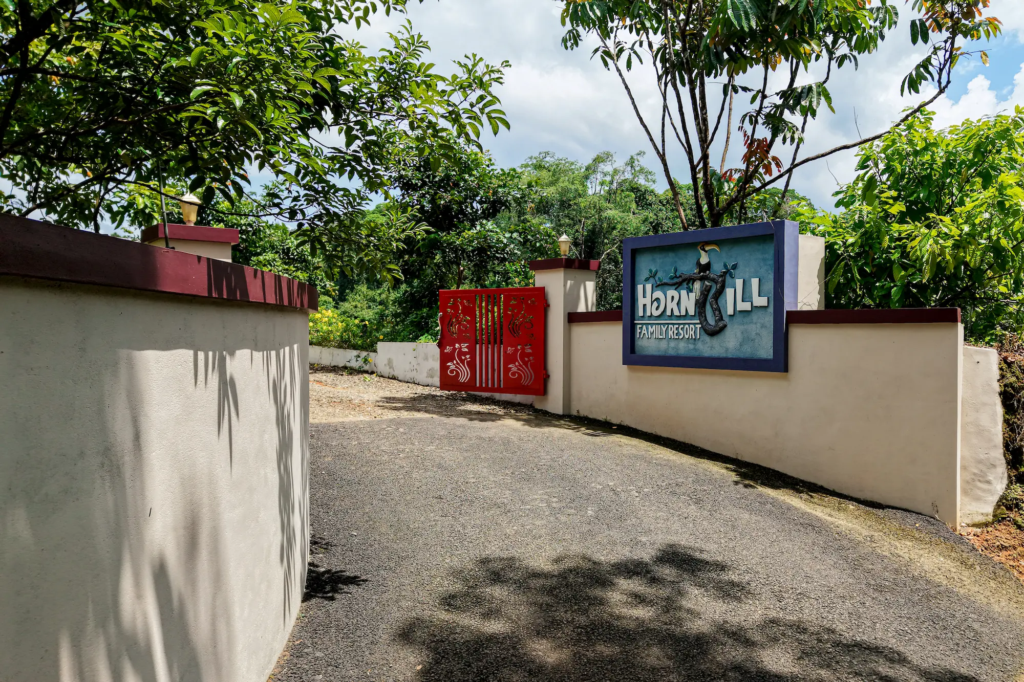 Premium Riverside Cottage Exterior
